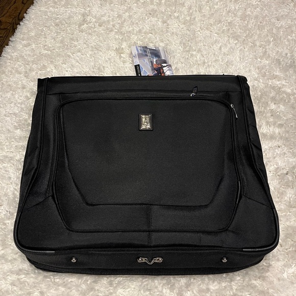 Travelpro Crew 11 Bifold Garment Bag - Picture 1 of 4